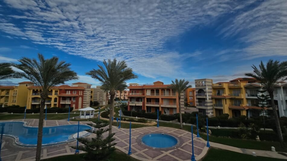 دليل مرسى مطروح السياحي 2026: الشواطئ، المتاحف، وأرقى شقق وإيجارات مطروح مع High-Rent